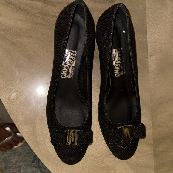 Ferragamo Vara pump in nero calf. New in box with shoe bag. Originally $880. - Picture 8 of 8